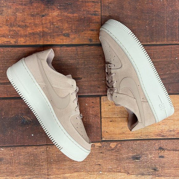 Nike Women's Air Force 1 Sage Low - Picture 2 of 5